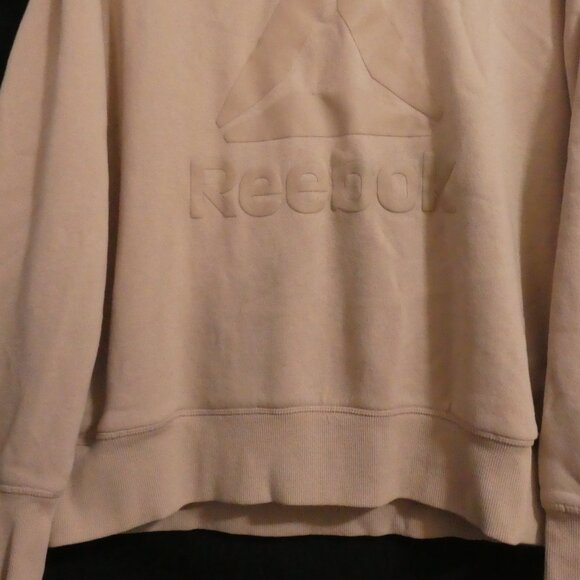 REEBOK | P2P 23 inches measured | Reebok Embossed Logo Sweatshirt - Picture 9 of 15